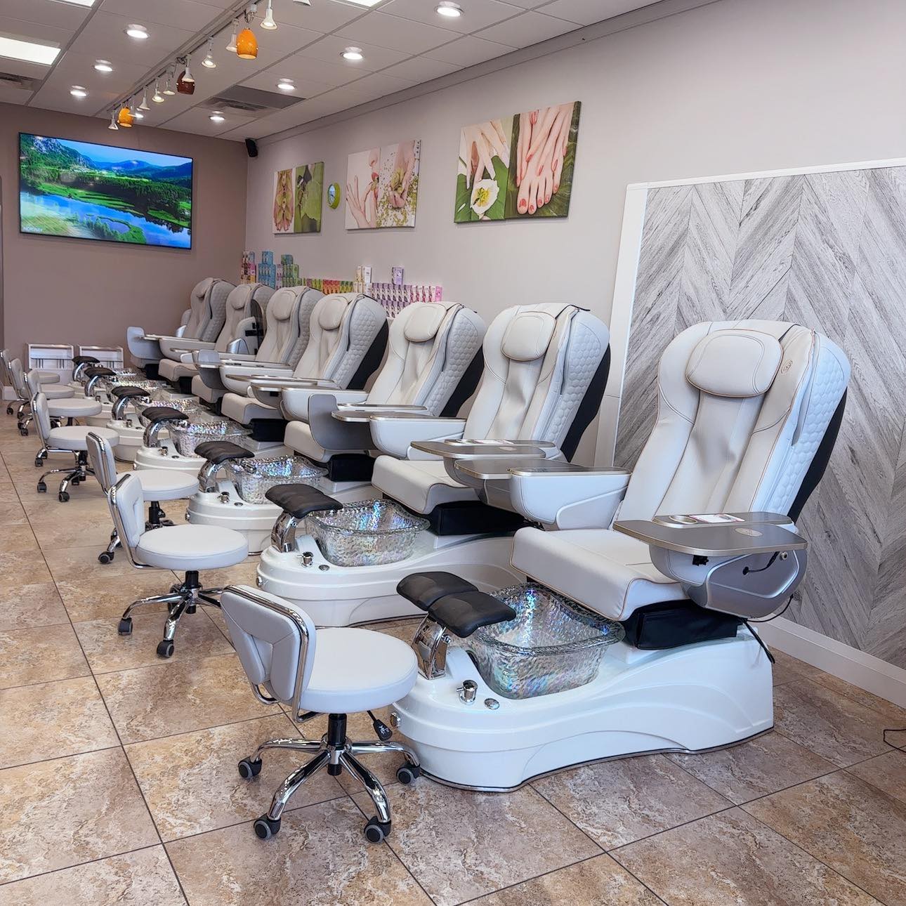 Clean and Relaxing Salon Environment
